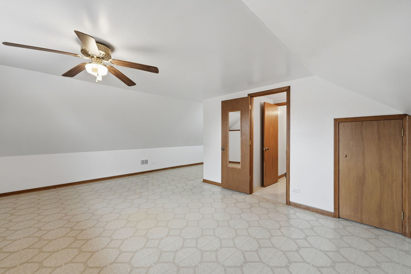 834 S Wolf Road Property Photo 26