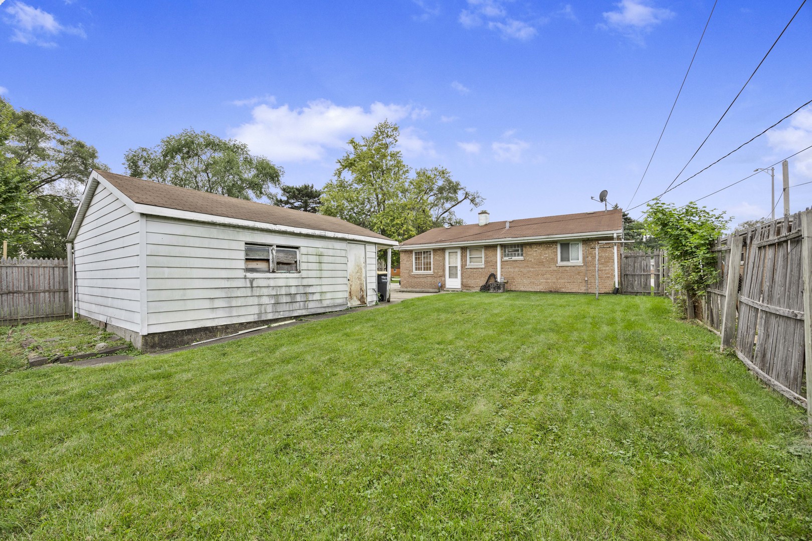 17223 Burnham Avenue Property Photo 17