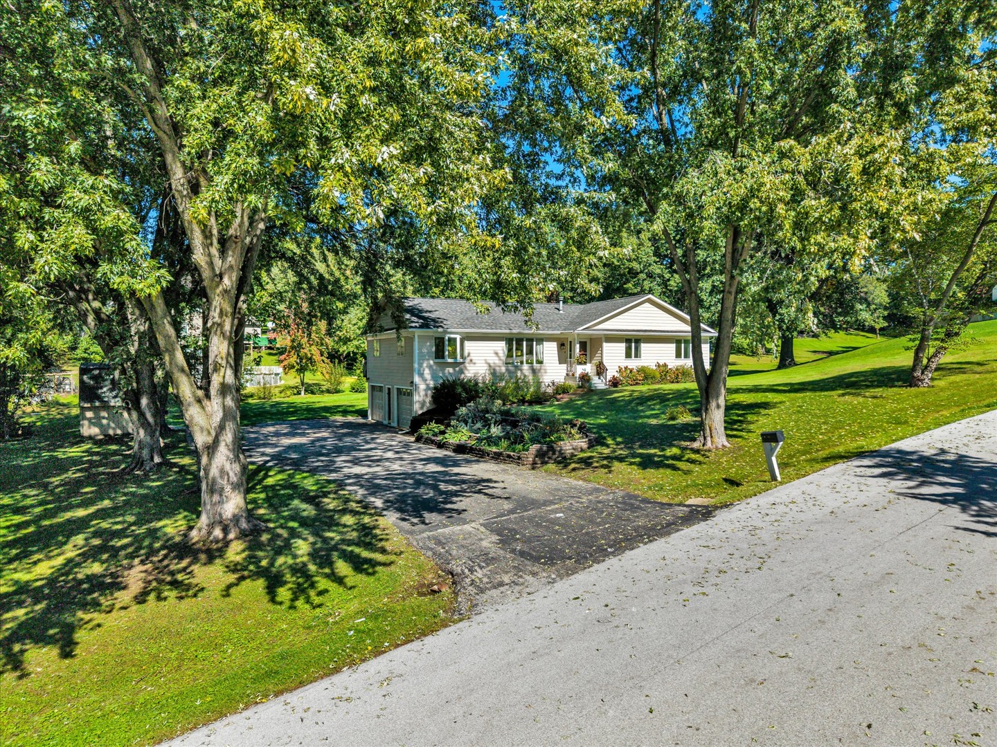 11 Brookside Court Property Photo 5