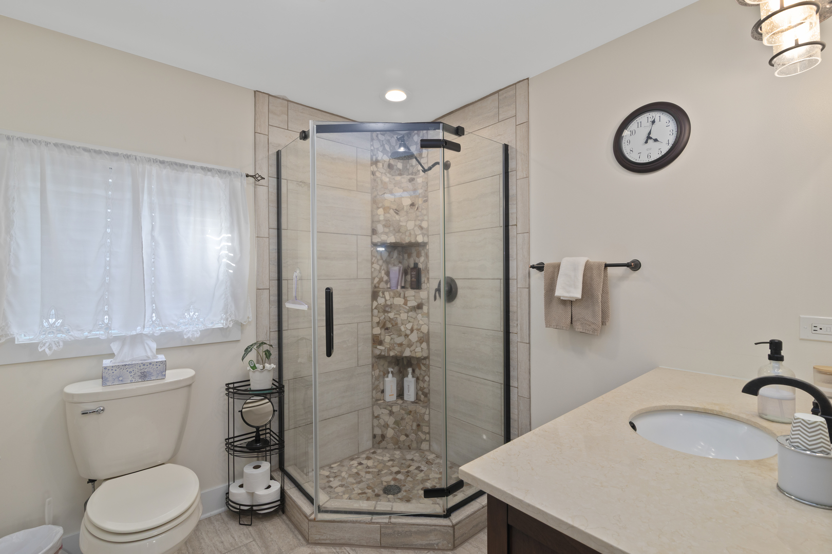 110 S Gage Street Property Photo 18