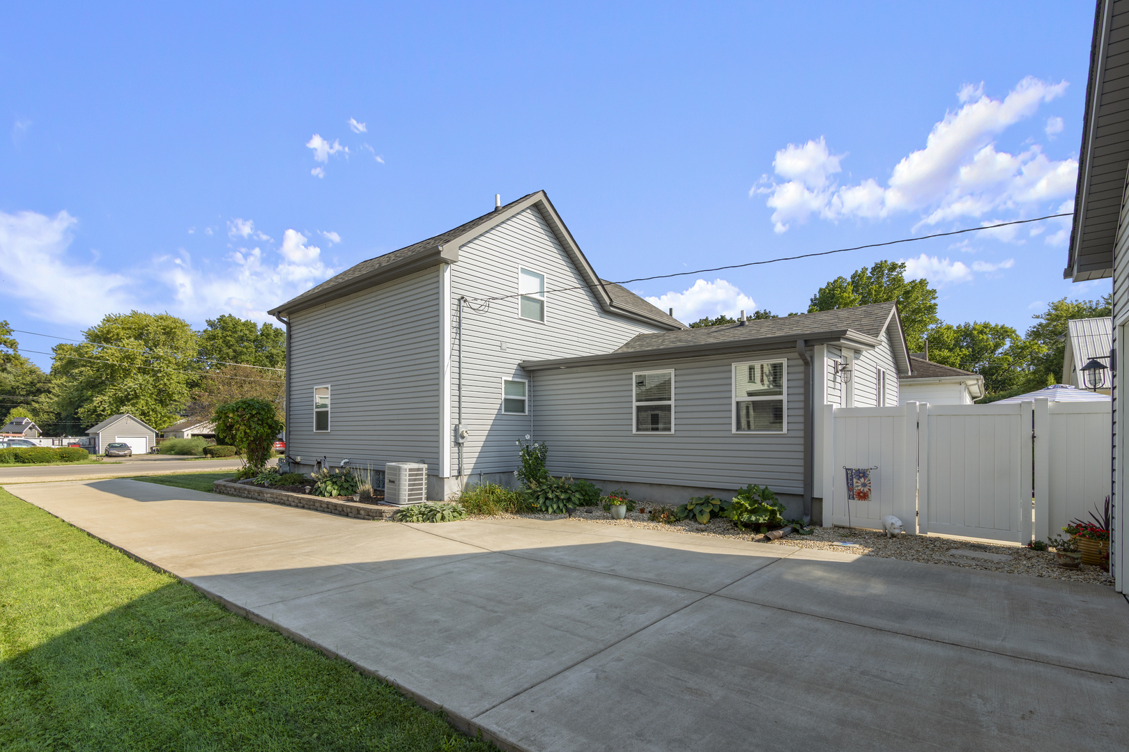 110 S Gage Street Property Photo 23