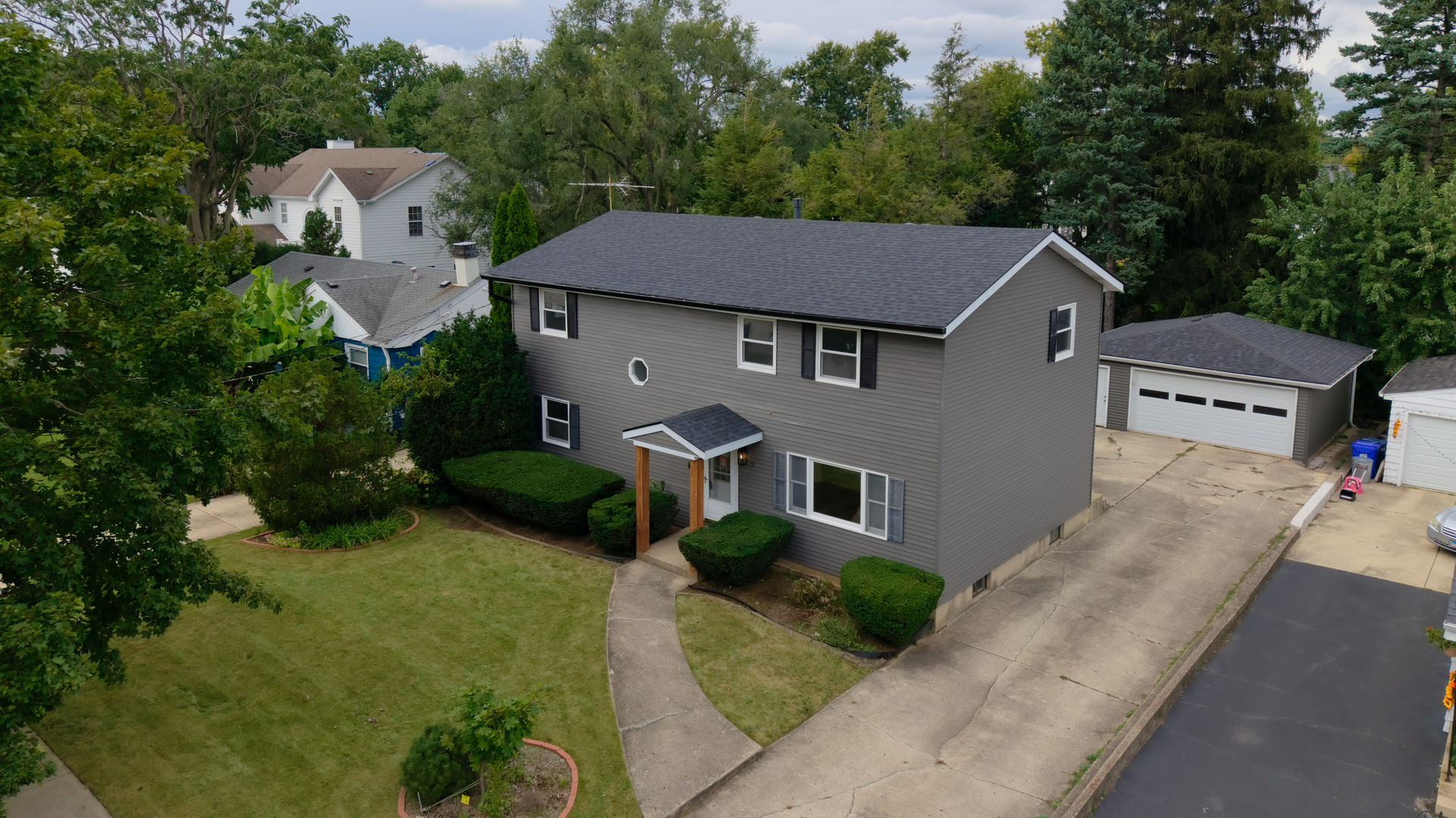 829 E Evergreen Street Property Photo 3