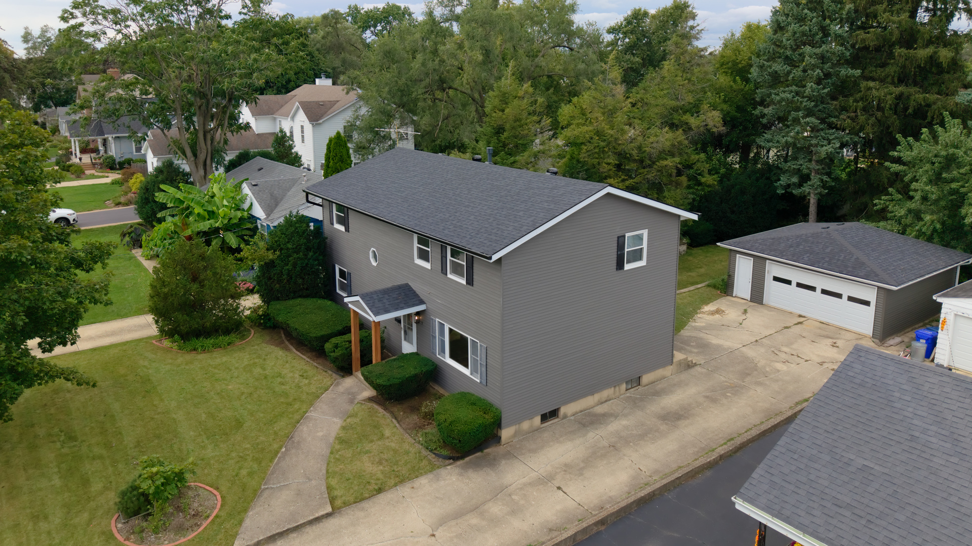 829 E Evergreen Street Property Photo 4