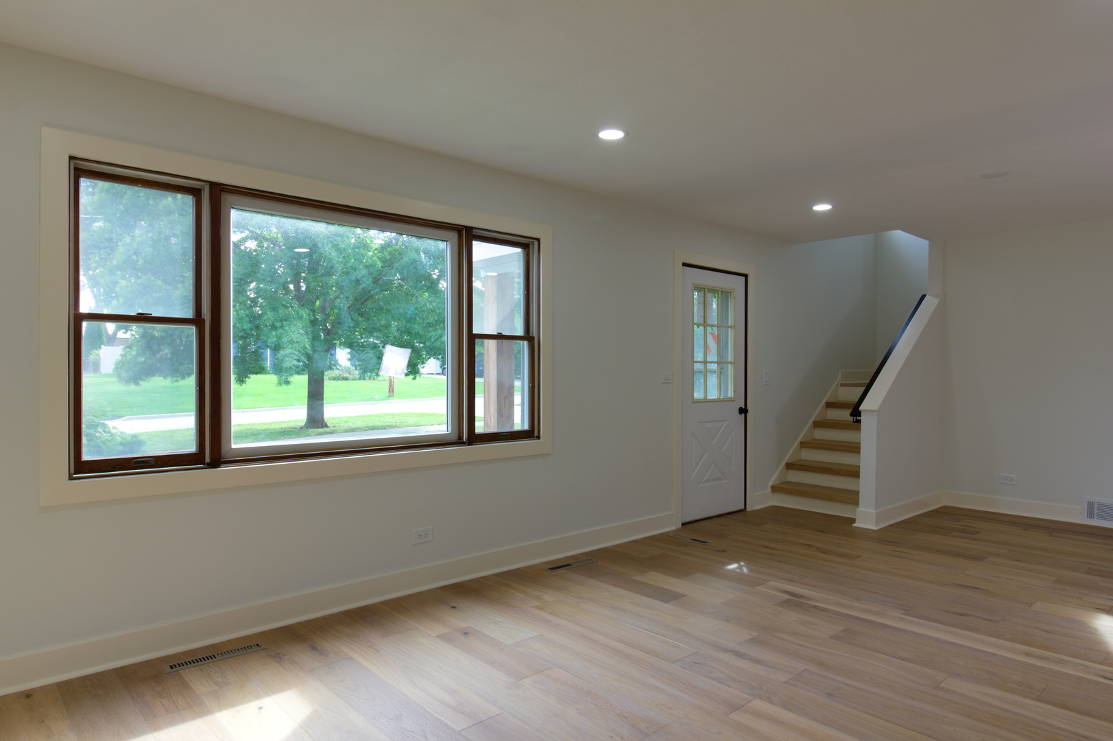 829 E Evergreen Street Property Photo 14