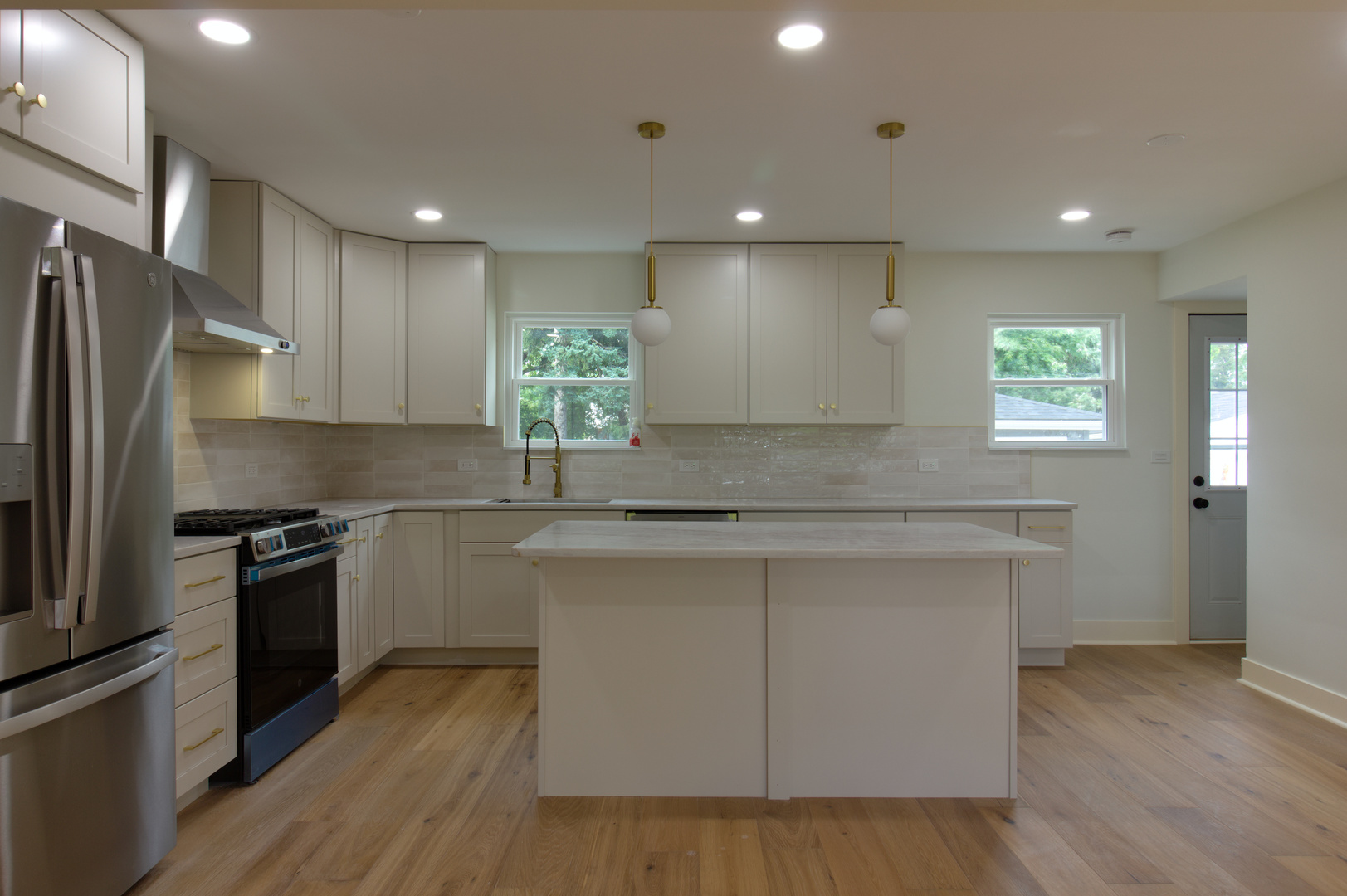 829 E Evergreen Street Property Photo 16