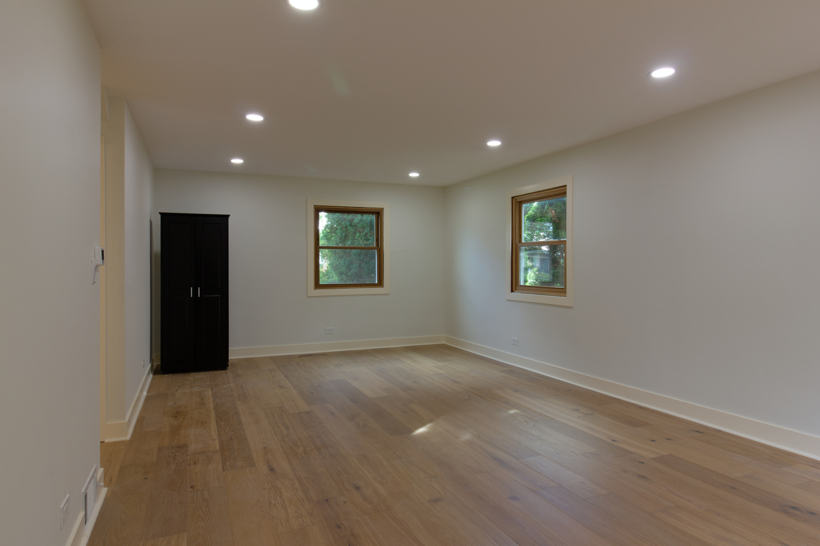829 E Evergreen Street Property Photo 22