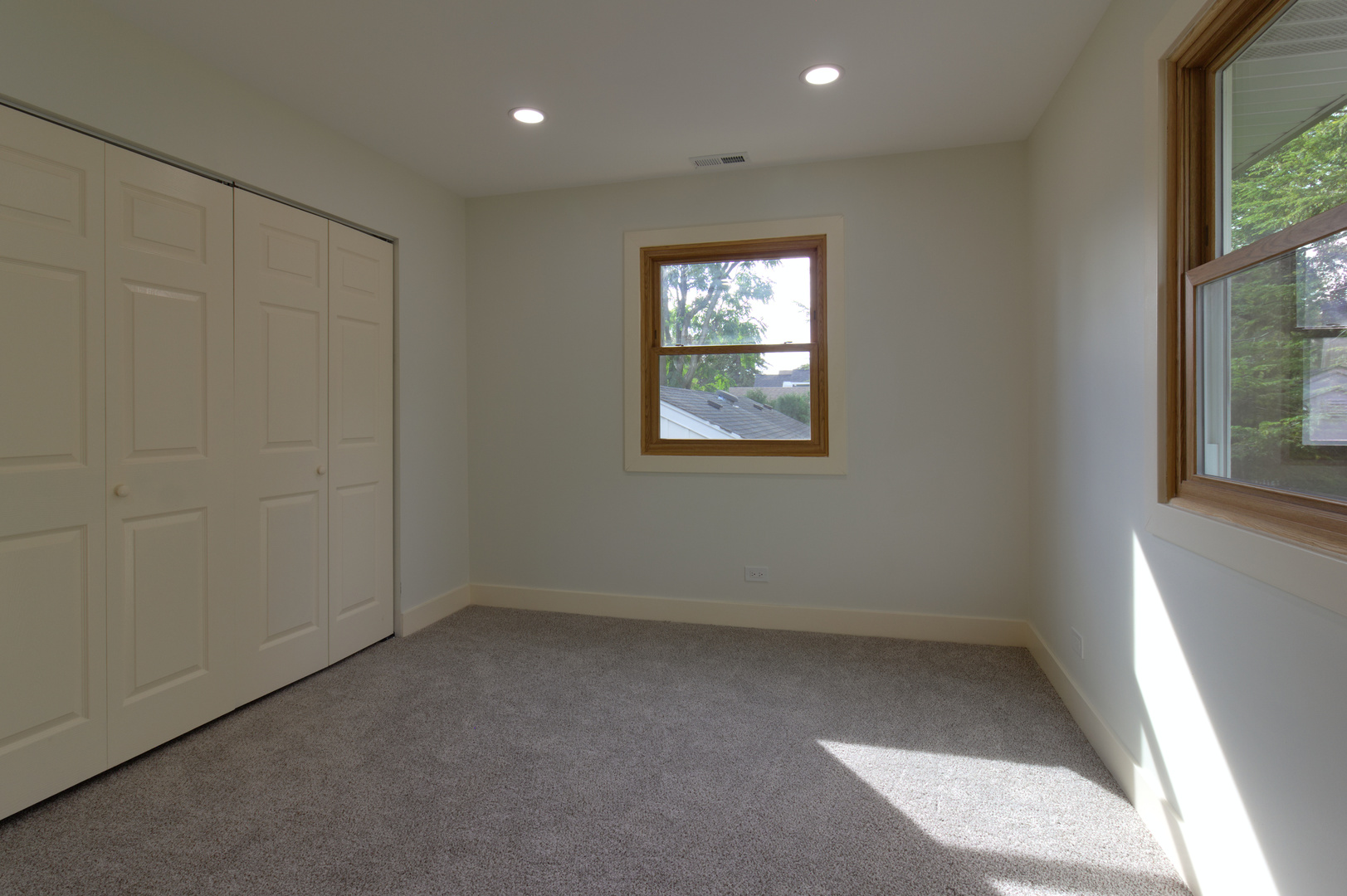 829 E Evergreen Street Property Photo 25