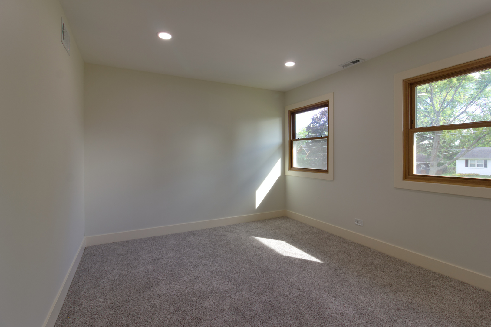 829 E Evergreen Street Property Photo 29
