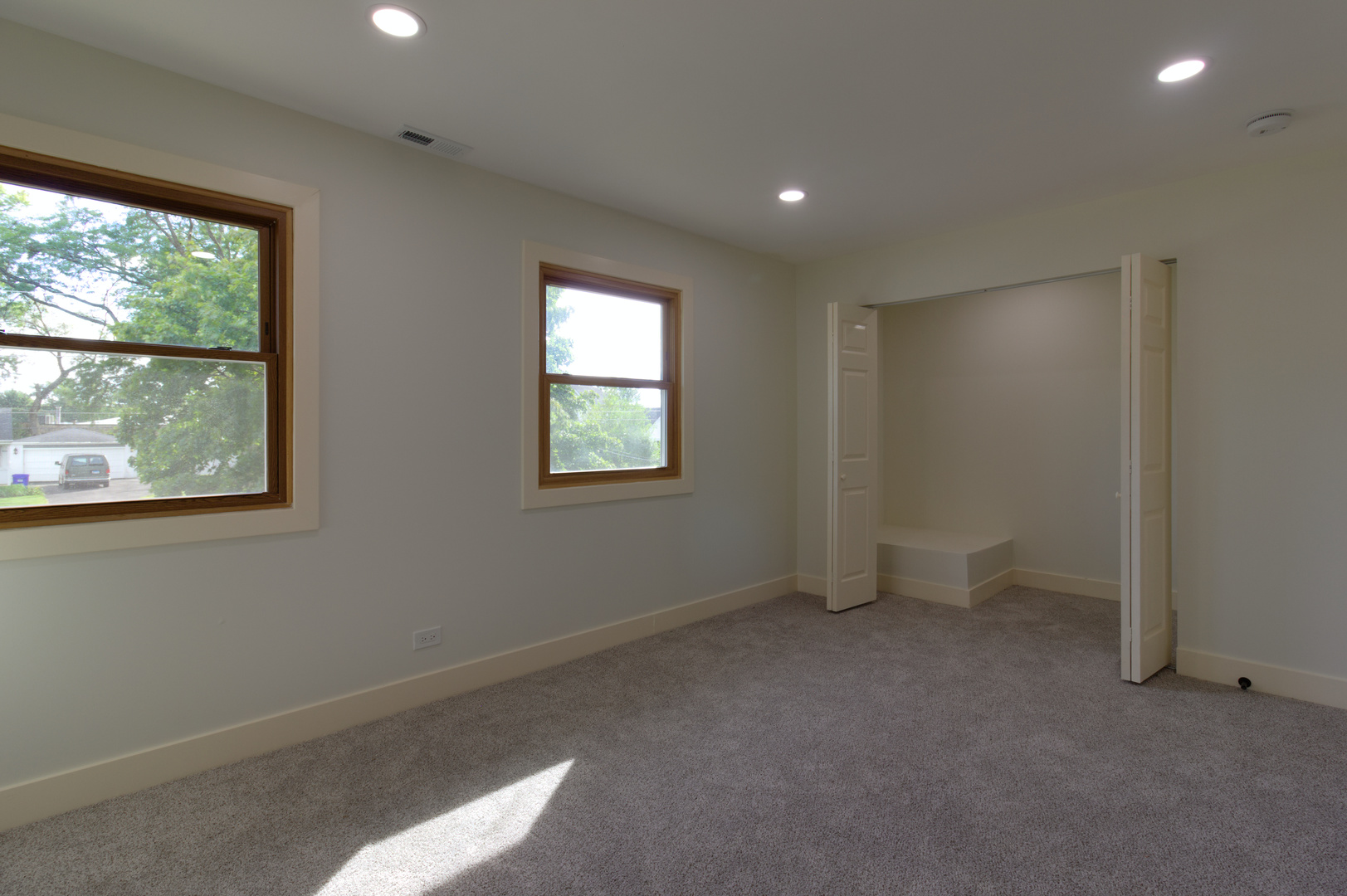 829 E Evergreen Street Property Photo 30