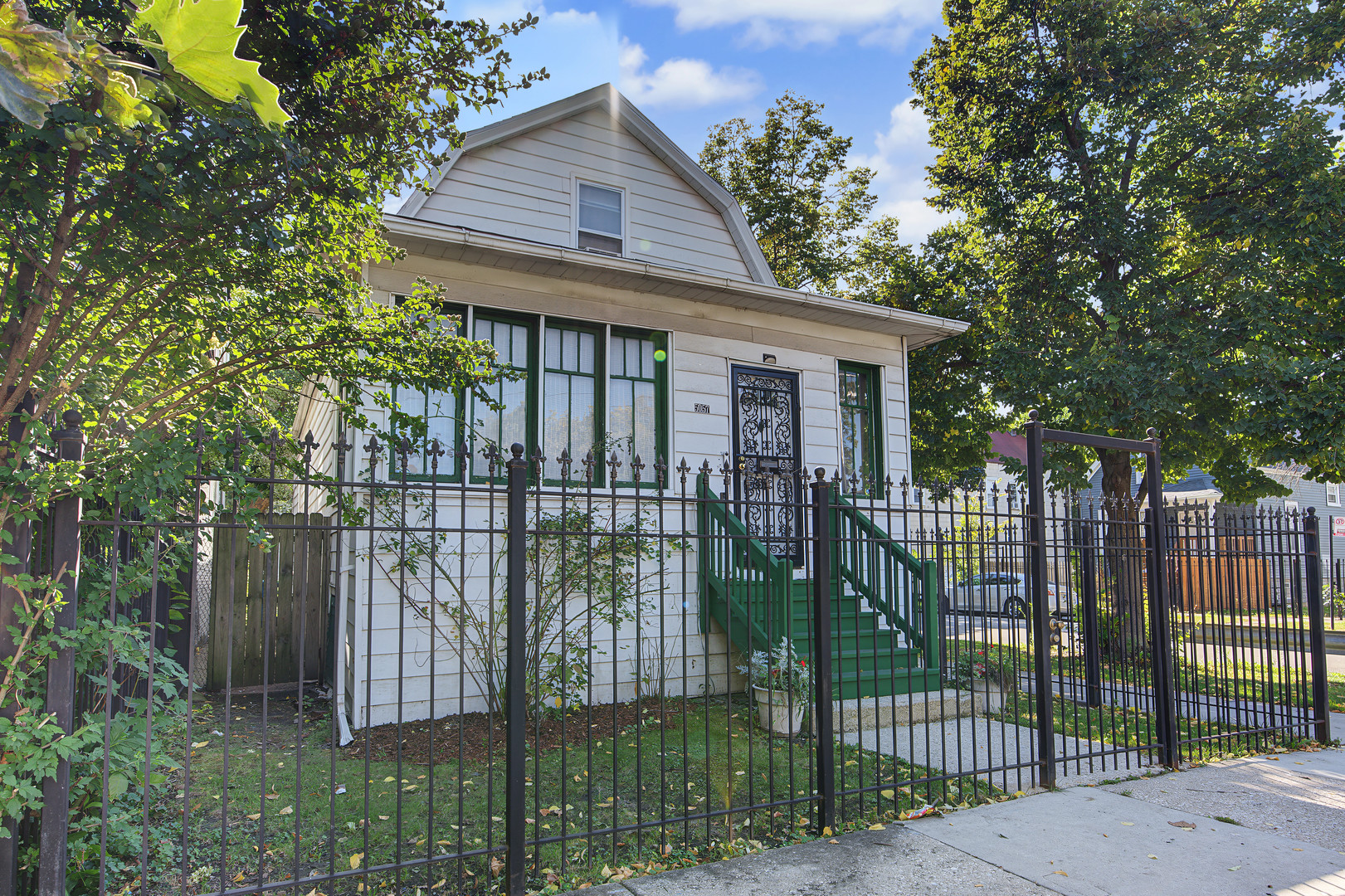 5057 W Superior Street Property Photo 1