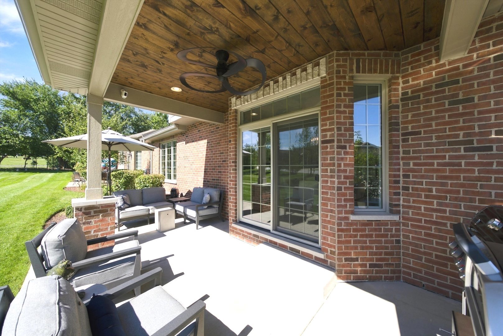 9243 Cloister Court Property Photo 10