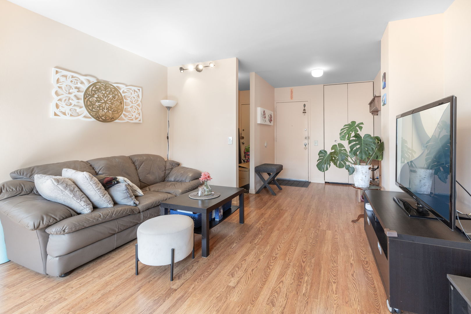 4800 S Lake Park Avenue 2102 Property Photo 6