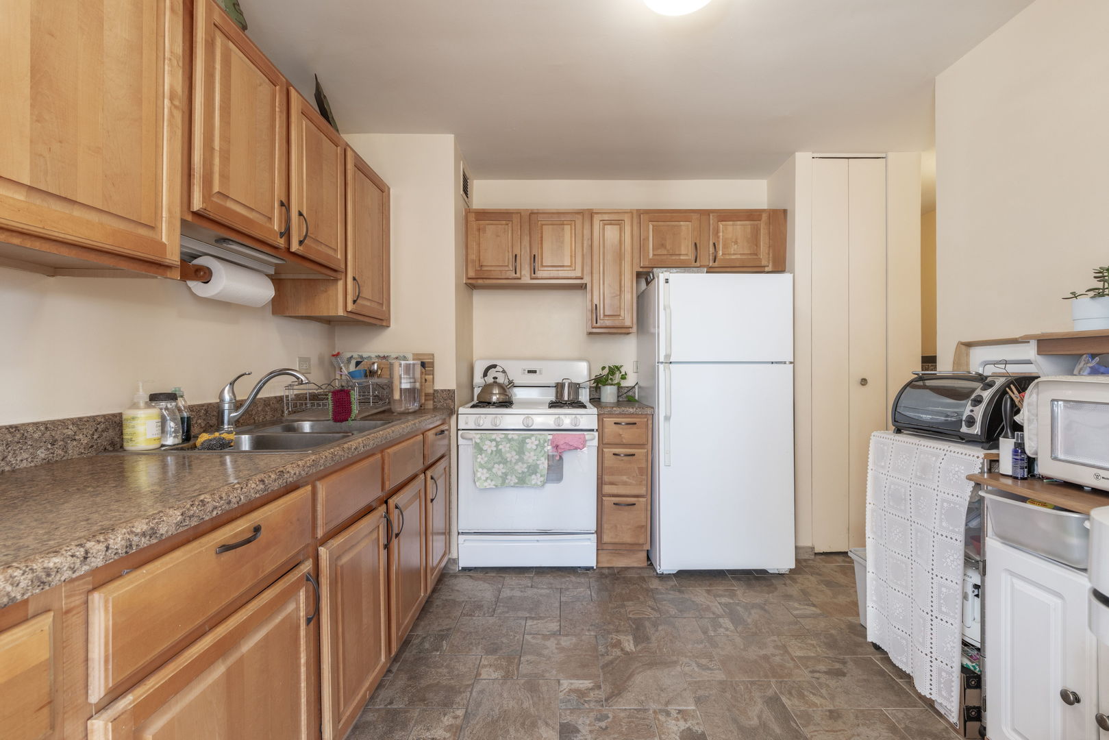 4800 S Lake Park Avenue 2102 Property Photo 12