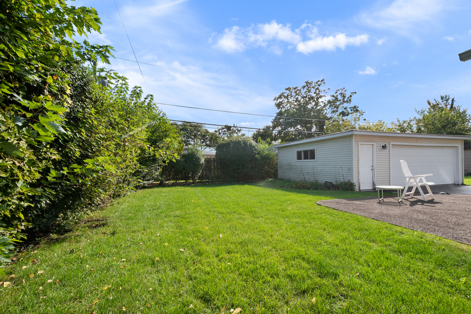 9429 Ozark Avenue Property Photo 3