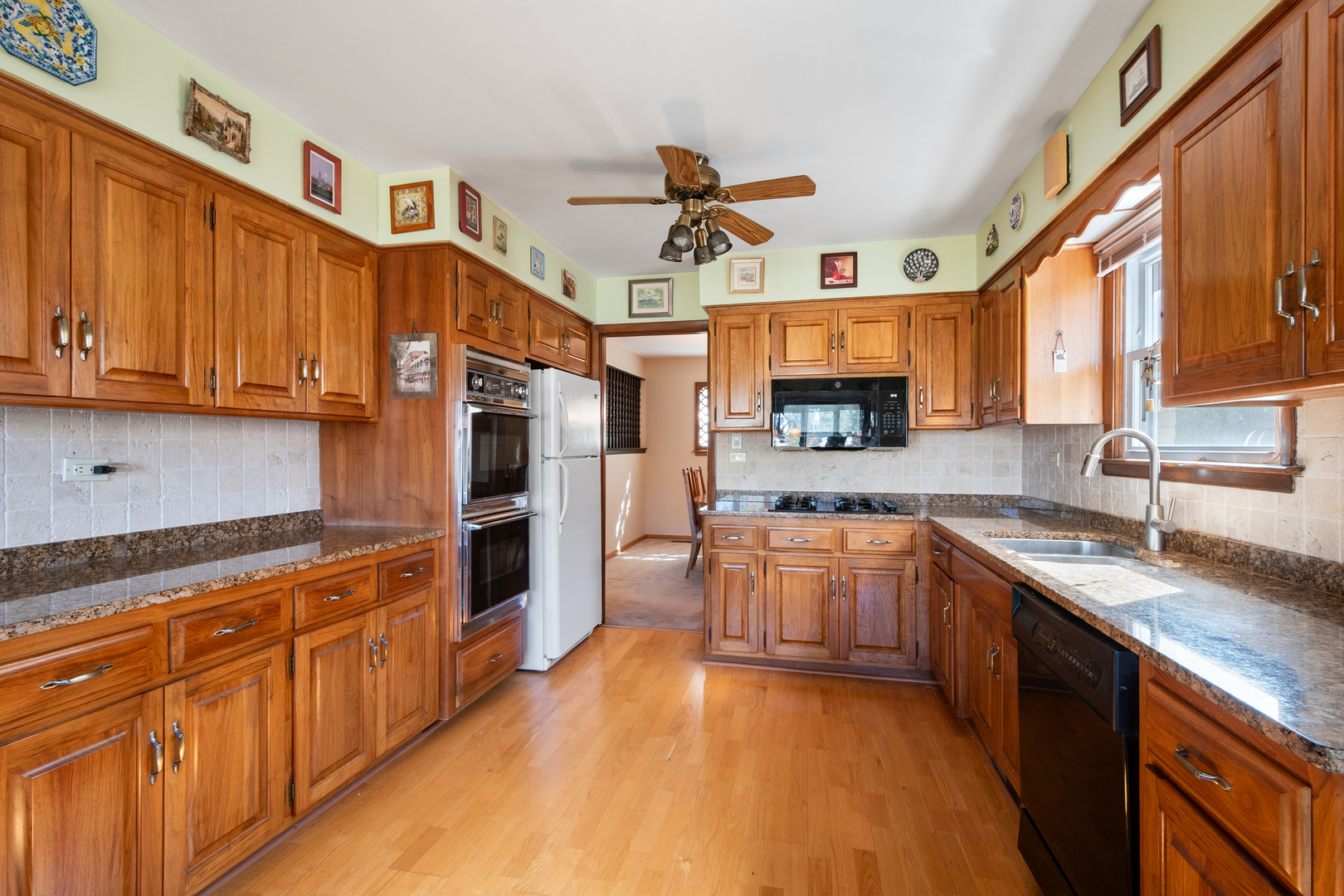 9429 Ozark Avenue Property Photo 14