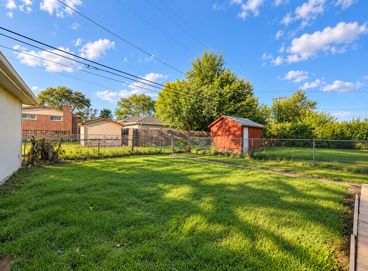 3814 W Sherwin Avenue Property Photo 4