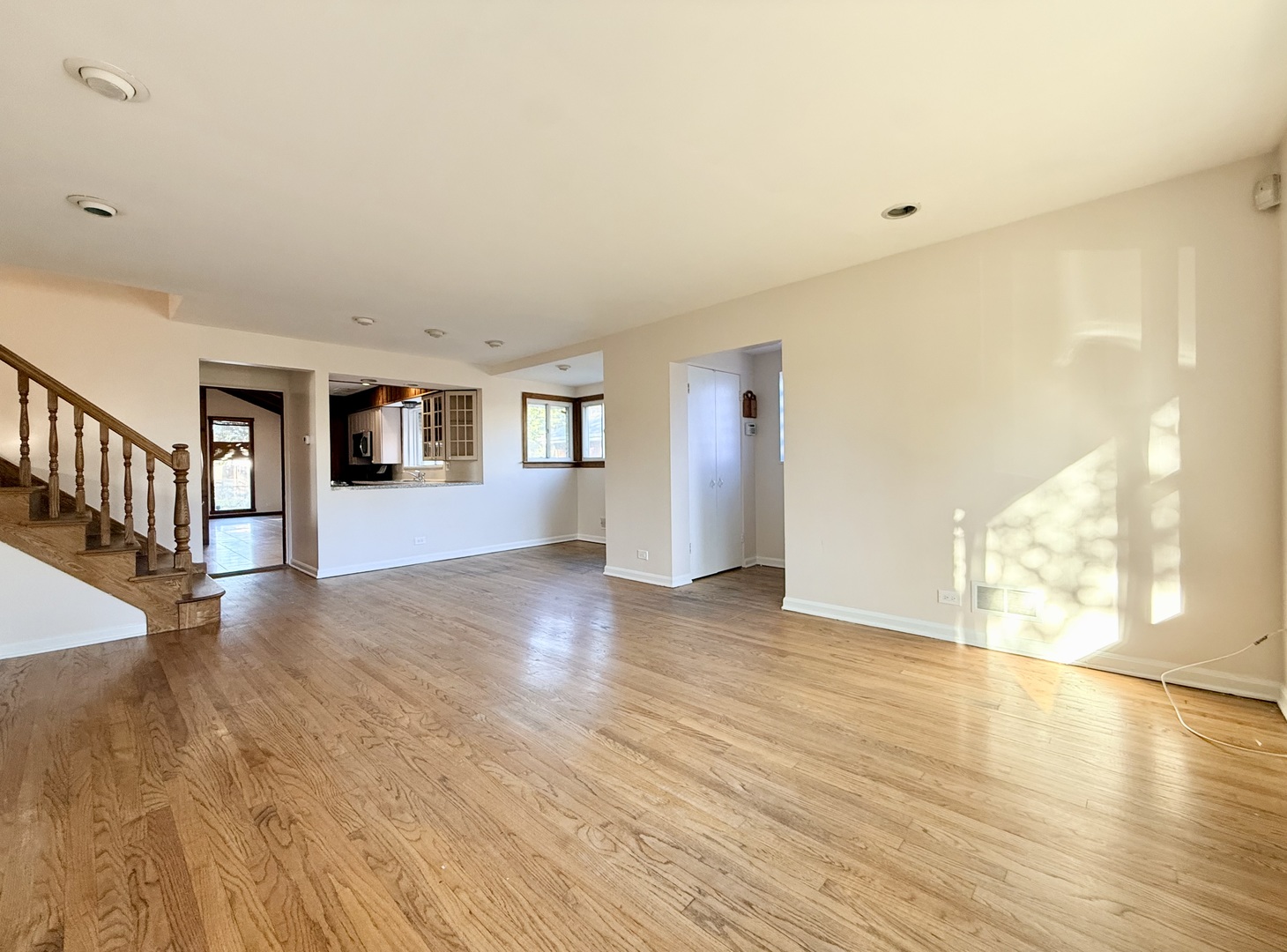 3814 W Sherwin Avenue Property Photo 12