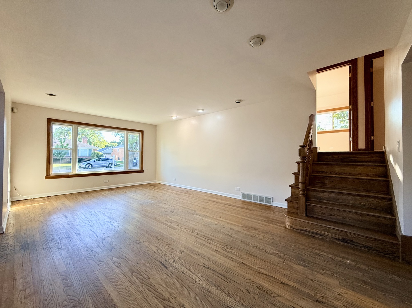 3814 W Sherwin Avenue Property Photo 16