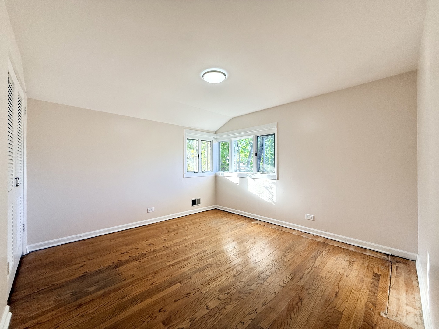3814 W Sherwin Avenue Property Photo 19