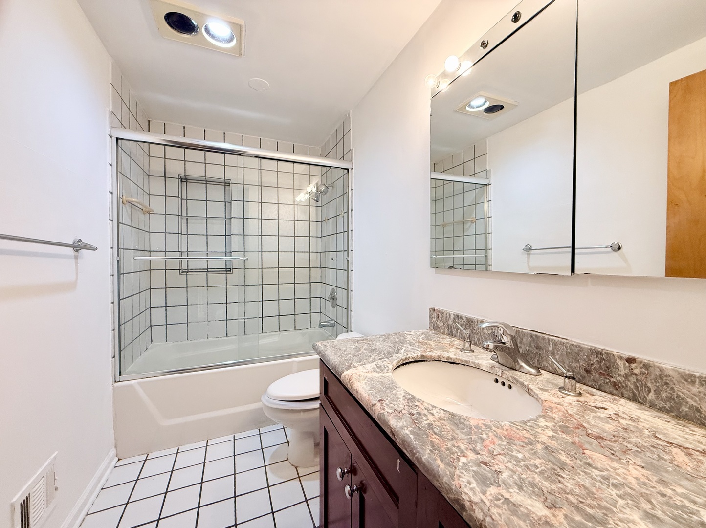 3814 W Sherwin Avenue Property Photo 20