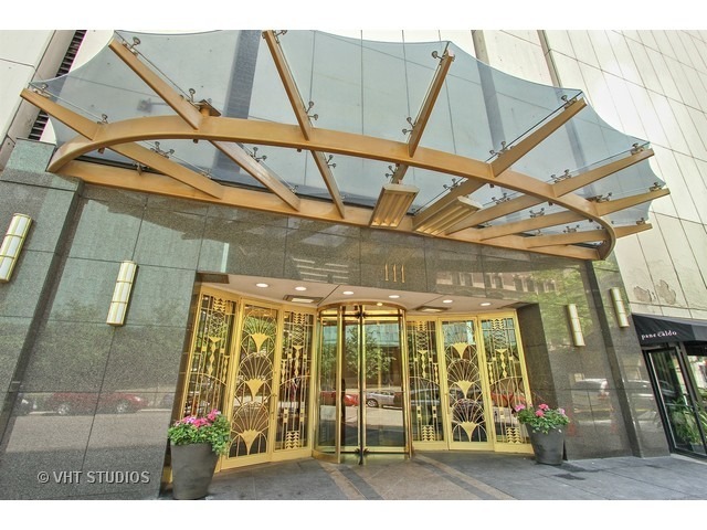 111 E Chestnut Street 46a Property Photo 1