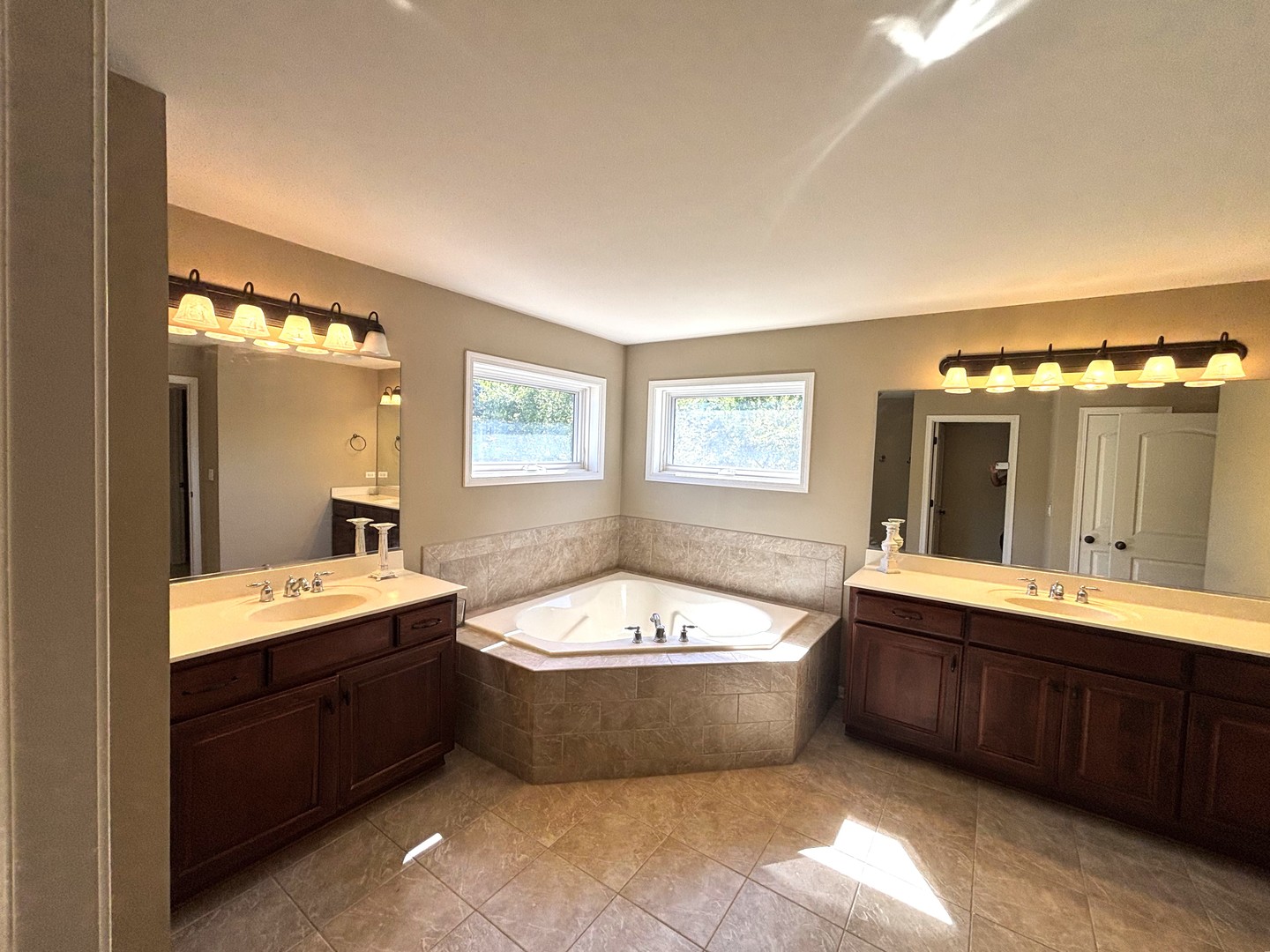 3601 Wetlands Drive Property Photo 9