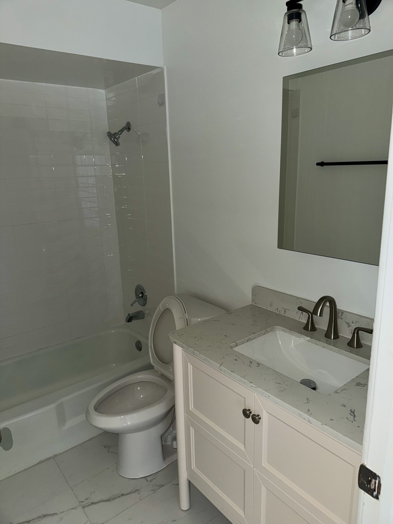 10s472 Echo Lane 9 Property Photo 7