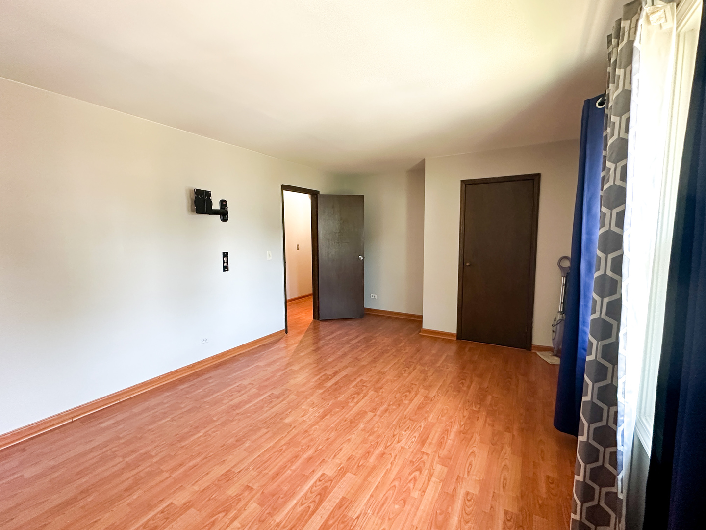 218 Eagle Court C Property Photo 5