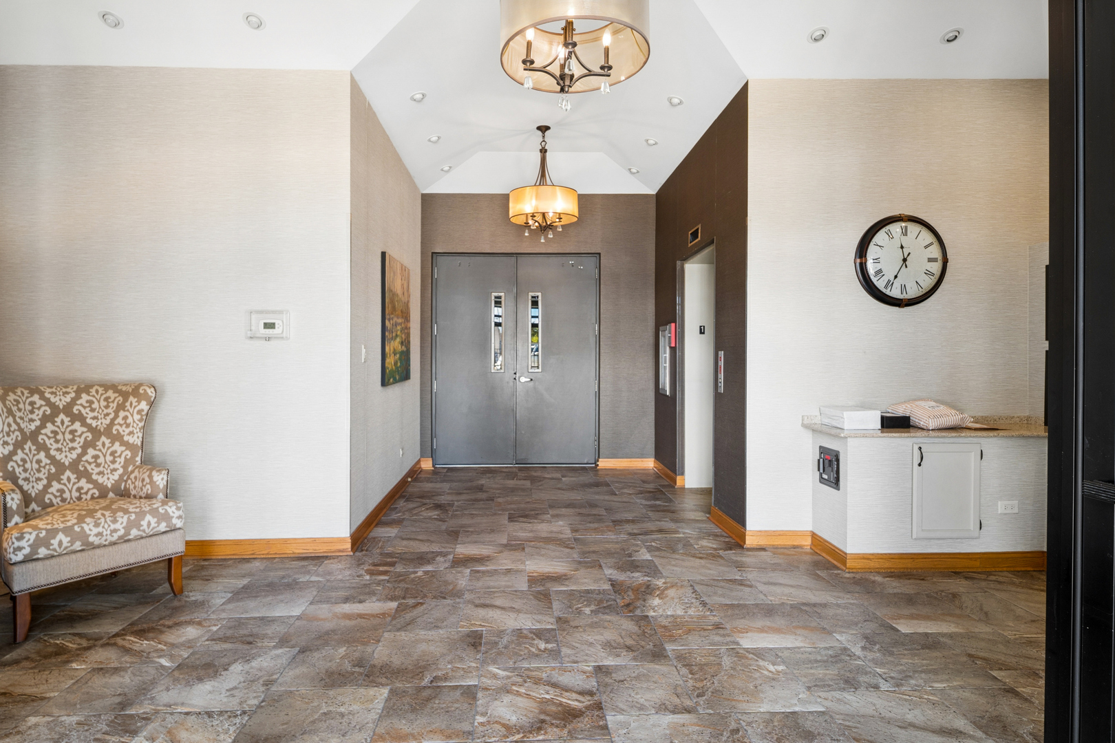 14 S Ashland Avenue 204 Property Photo 3