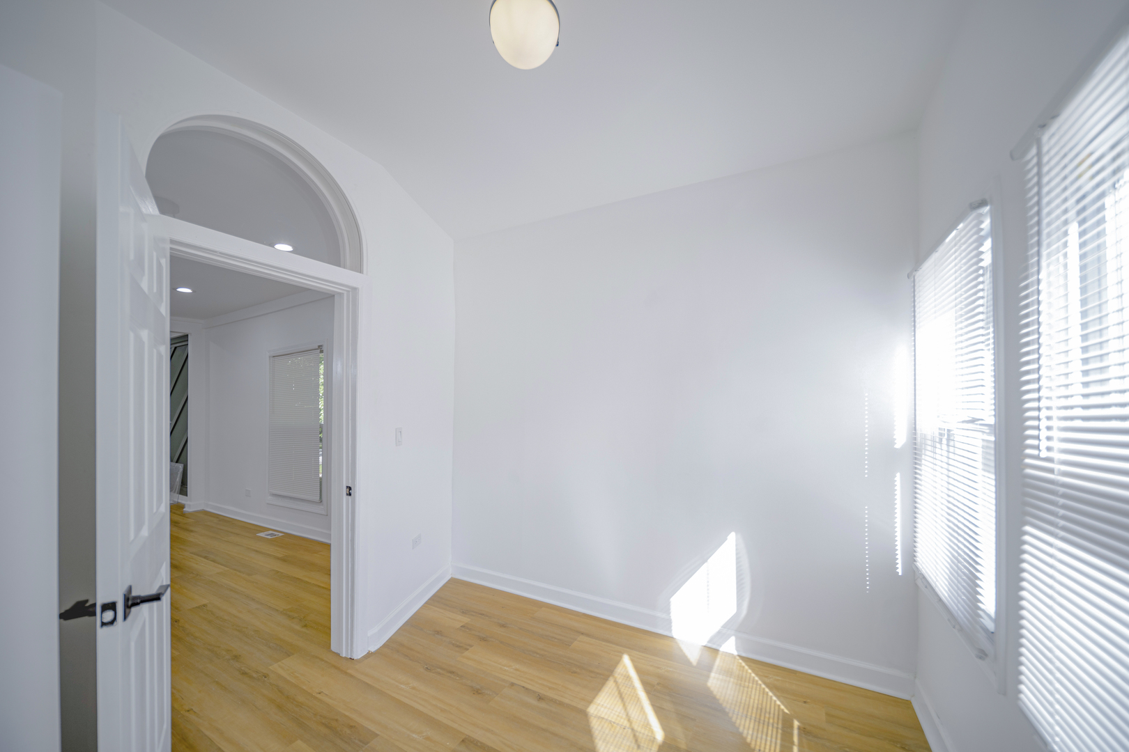 639 N Leamington Avenue Property Photo 11