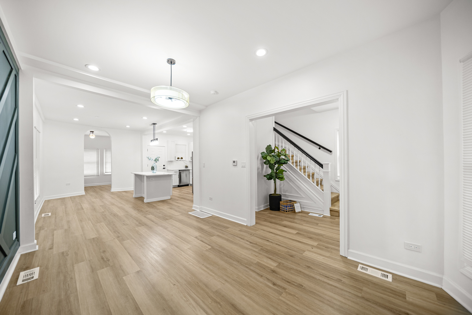 639 N Leamington Avenue Property Photo 19