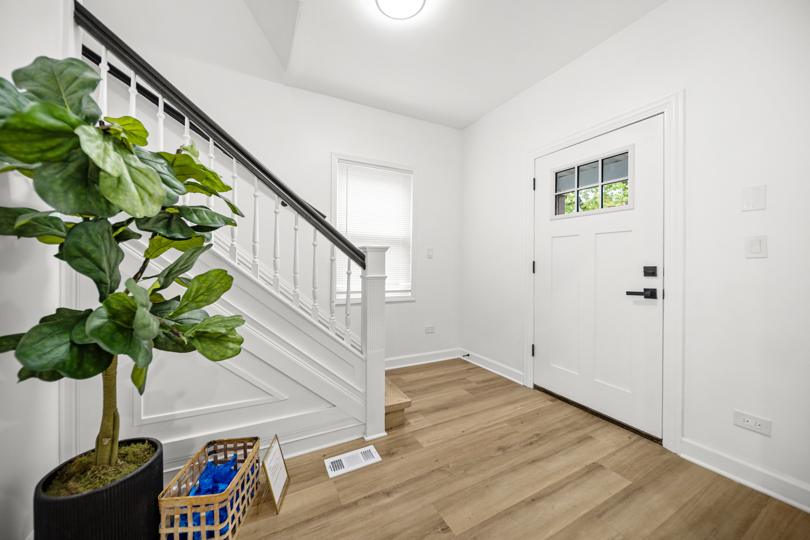 639 N Leamington Avenue Property Photo 20