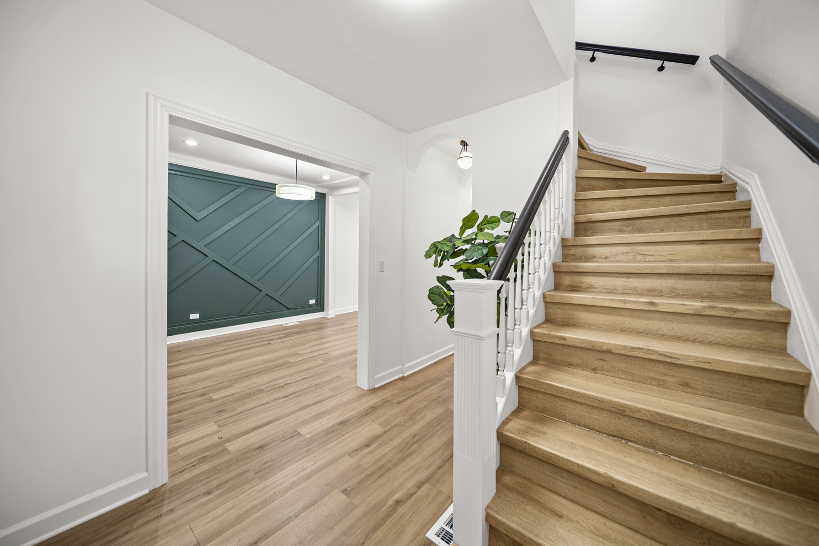 639 N Leamington Avenue Property Photo 21