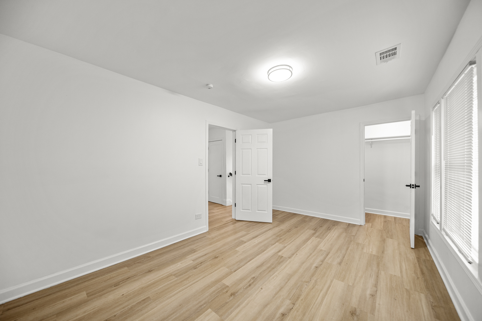 639 N Leamington Avenue Property Photo 26