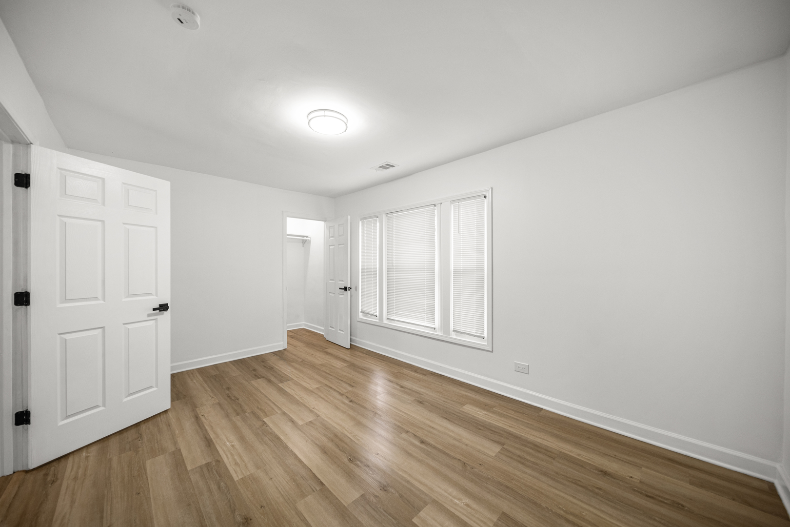 639 N Leamington Avenue Property Photo 28