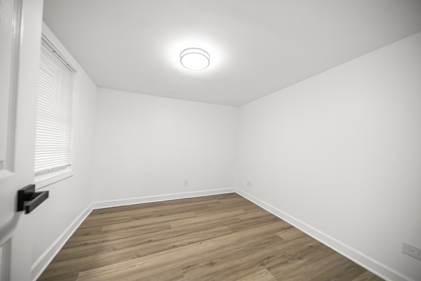639 N Leamington Avenue Property Photo 30