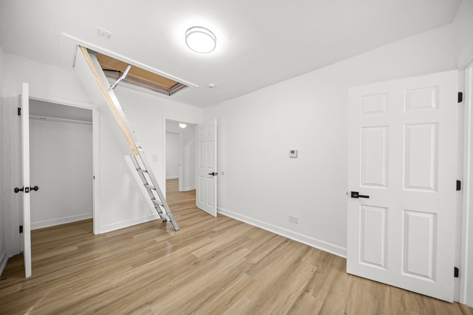 639 N Leamington Avenue Property Photo 36