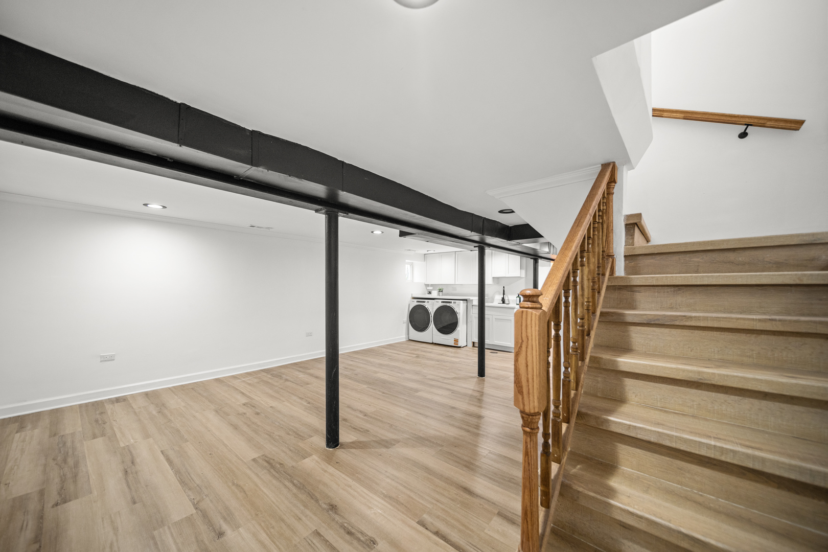 639 N Leamington Avenue Property Photo 40