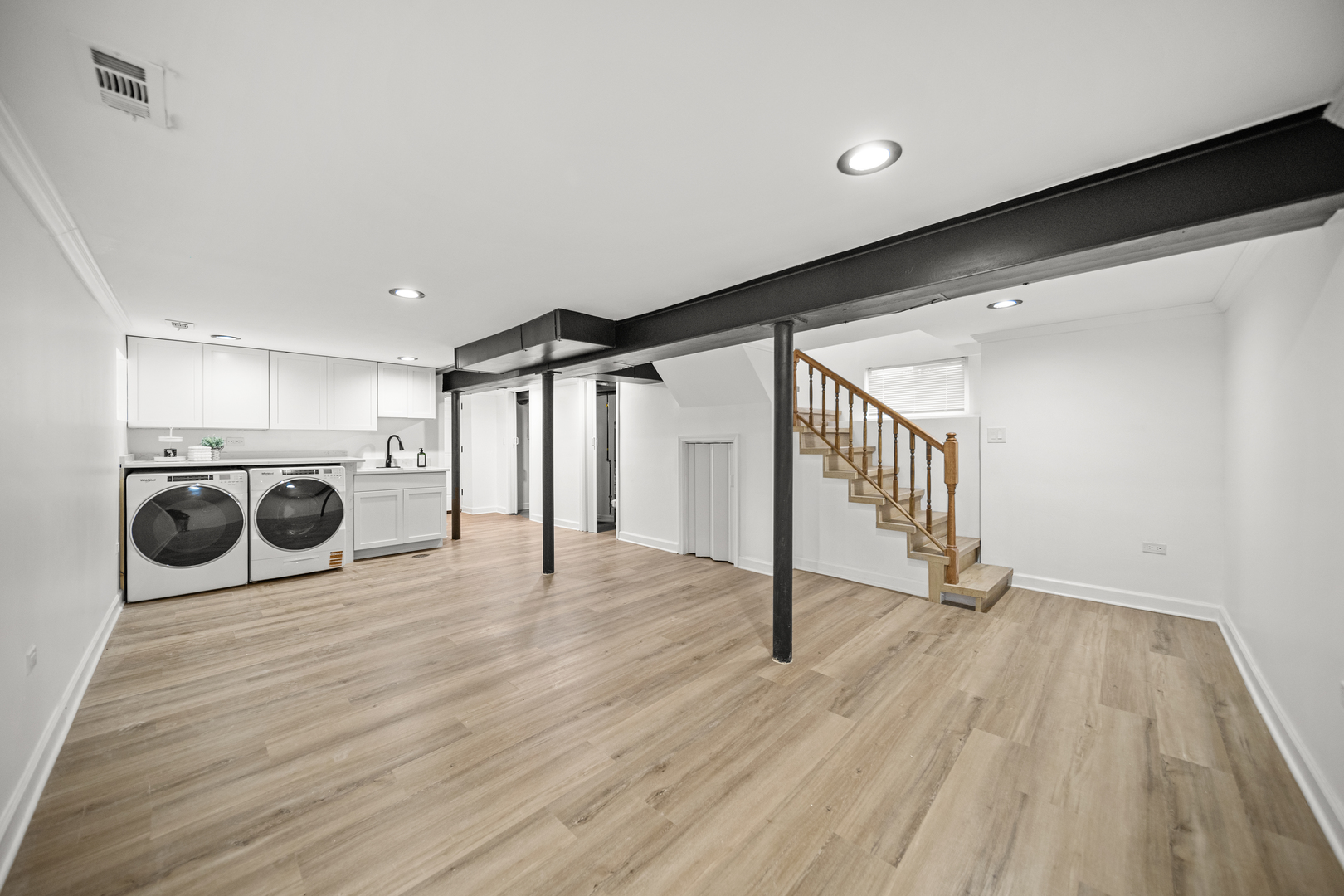 639 N Leamington Avenue Property Photo 41