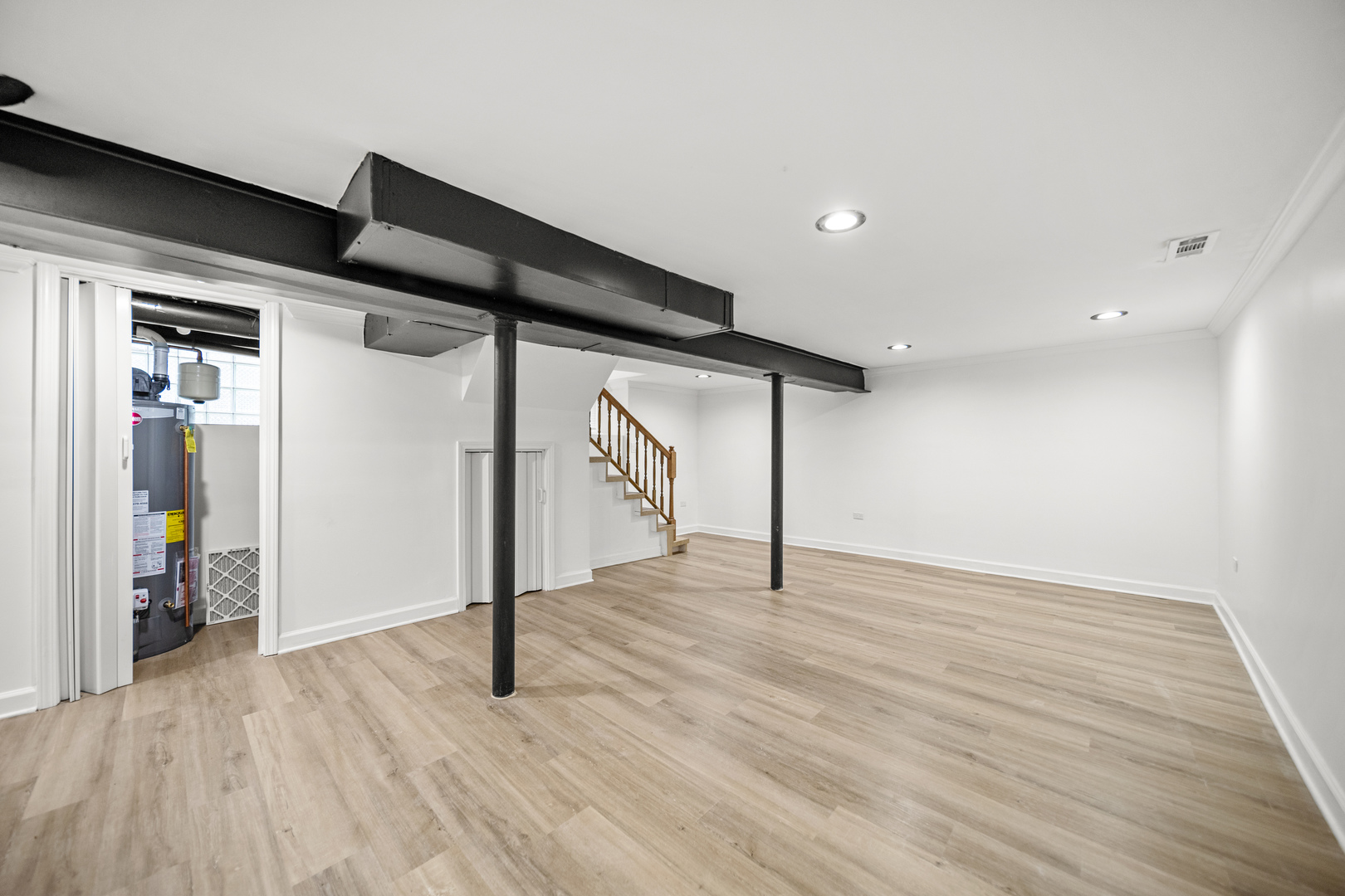 639 N Leamington Avenue Property Photo 43