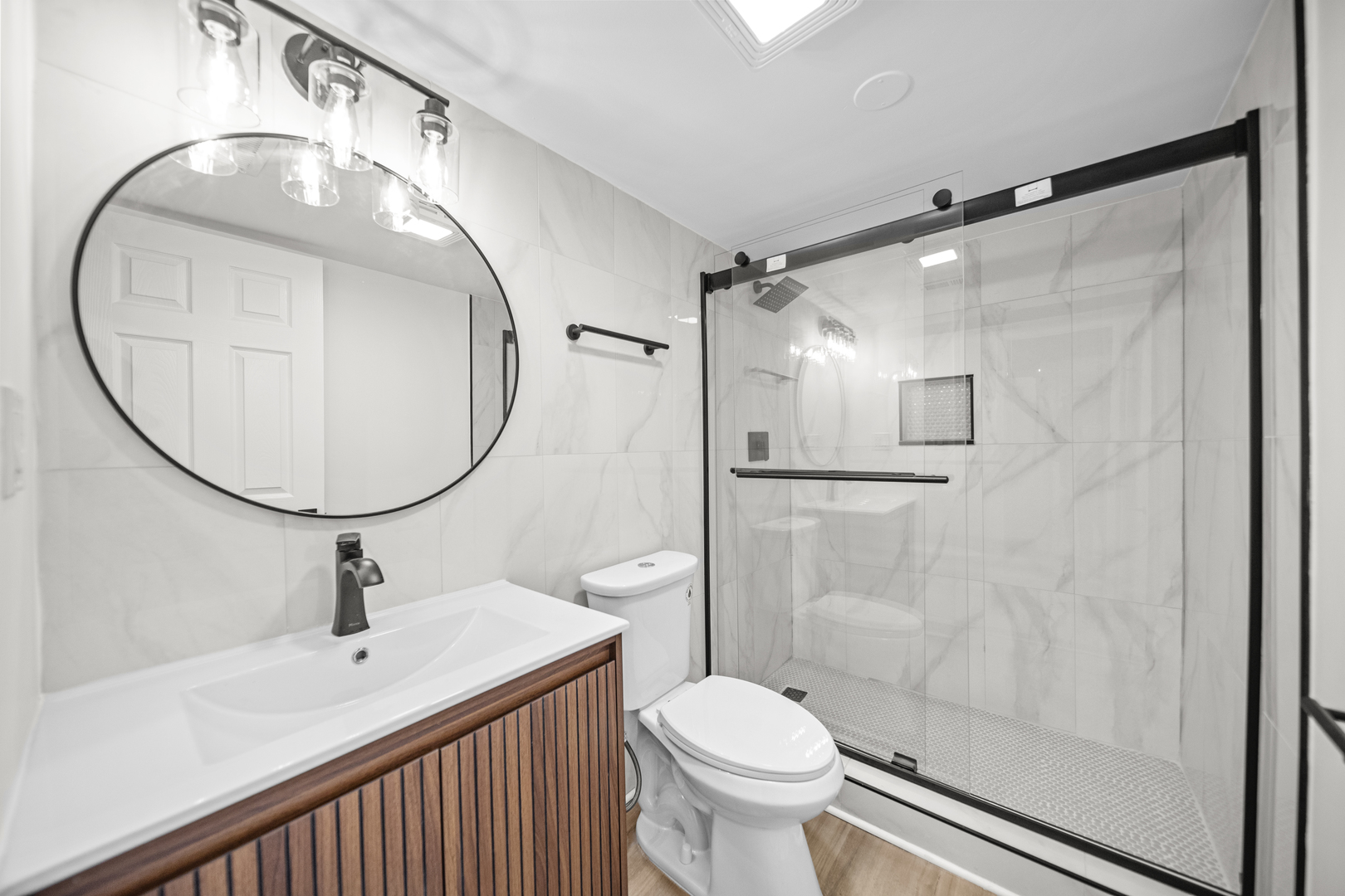 639 N Leamington Avenue Property Photo 45