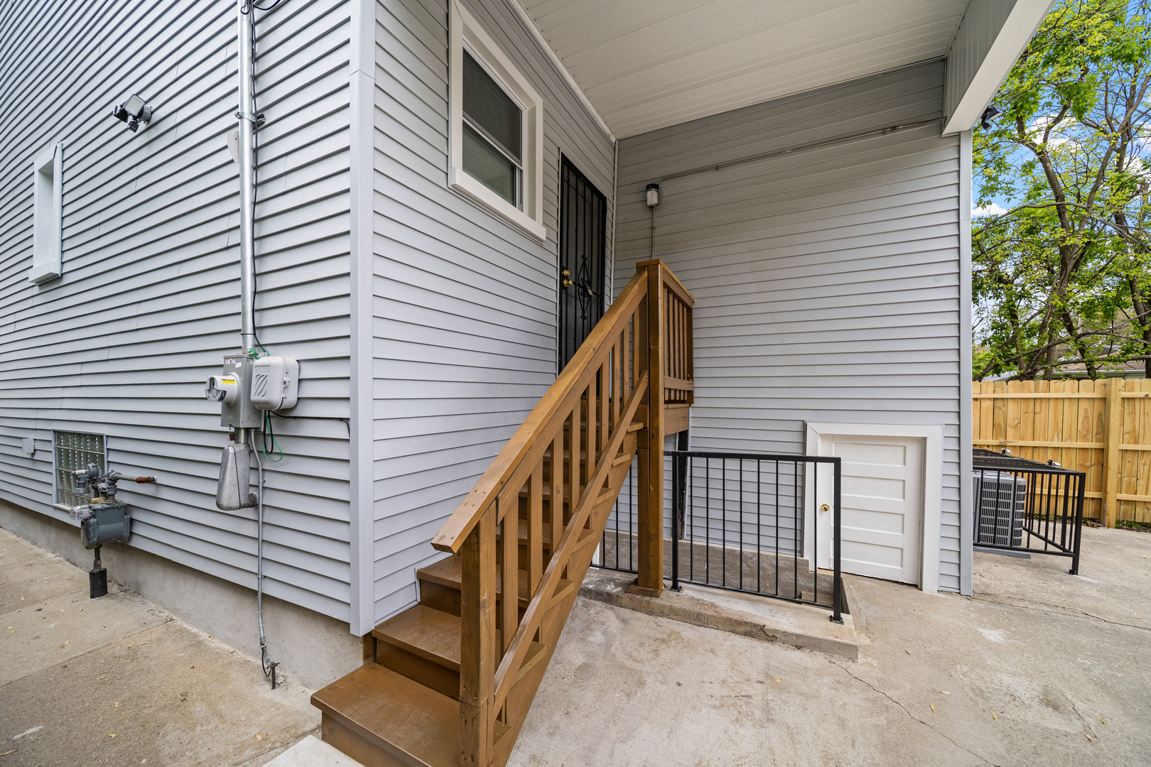 639 N Leamington Avenue Property Photo 51