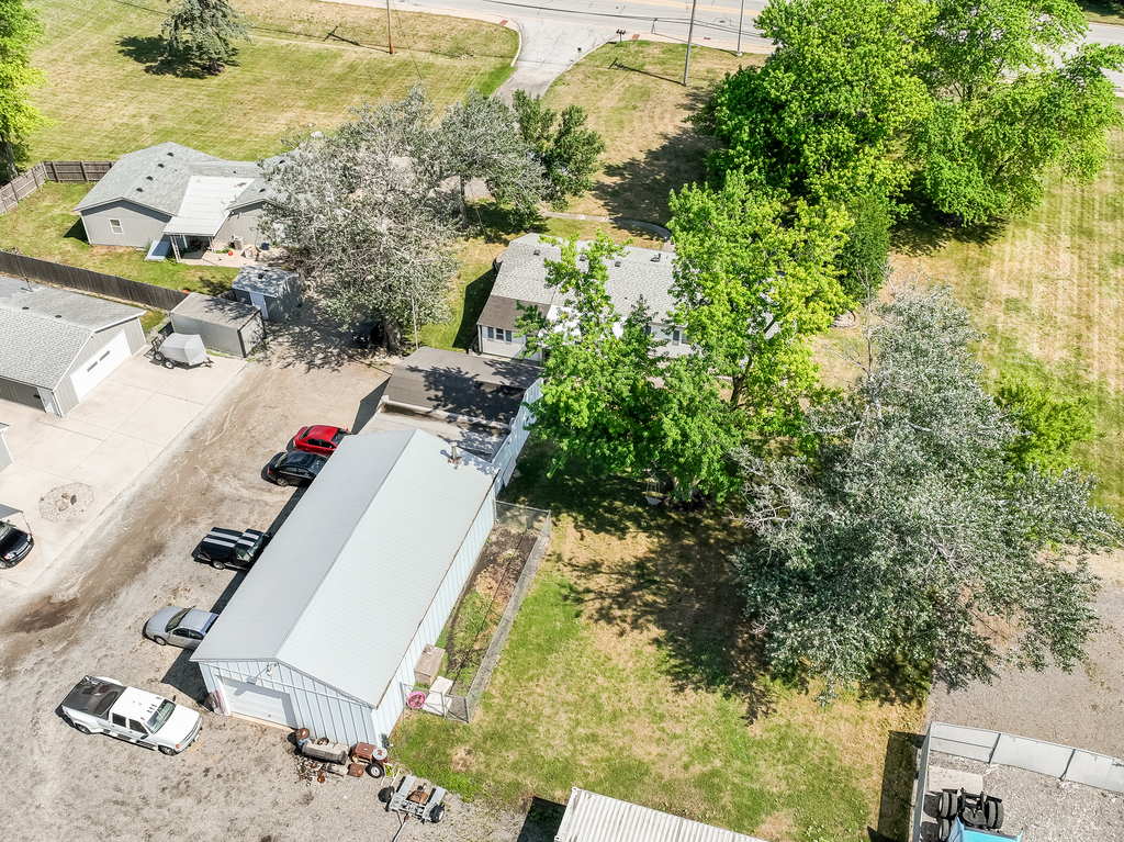 21 E Romeo Road Property Photo 5
