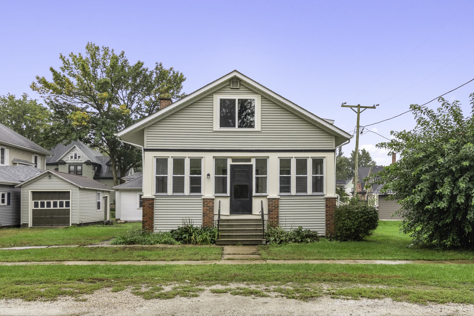 155 E Miller Avenue Property Photo 1