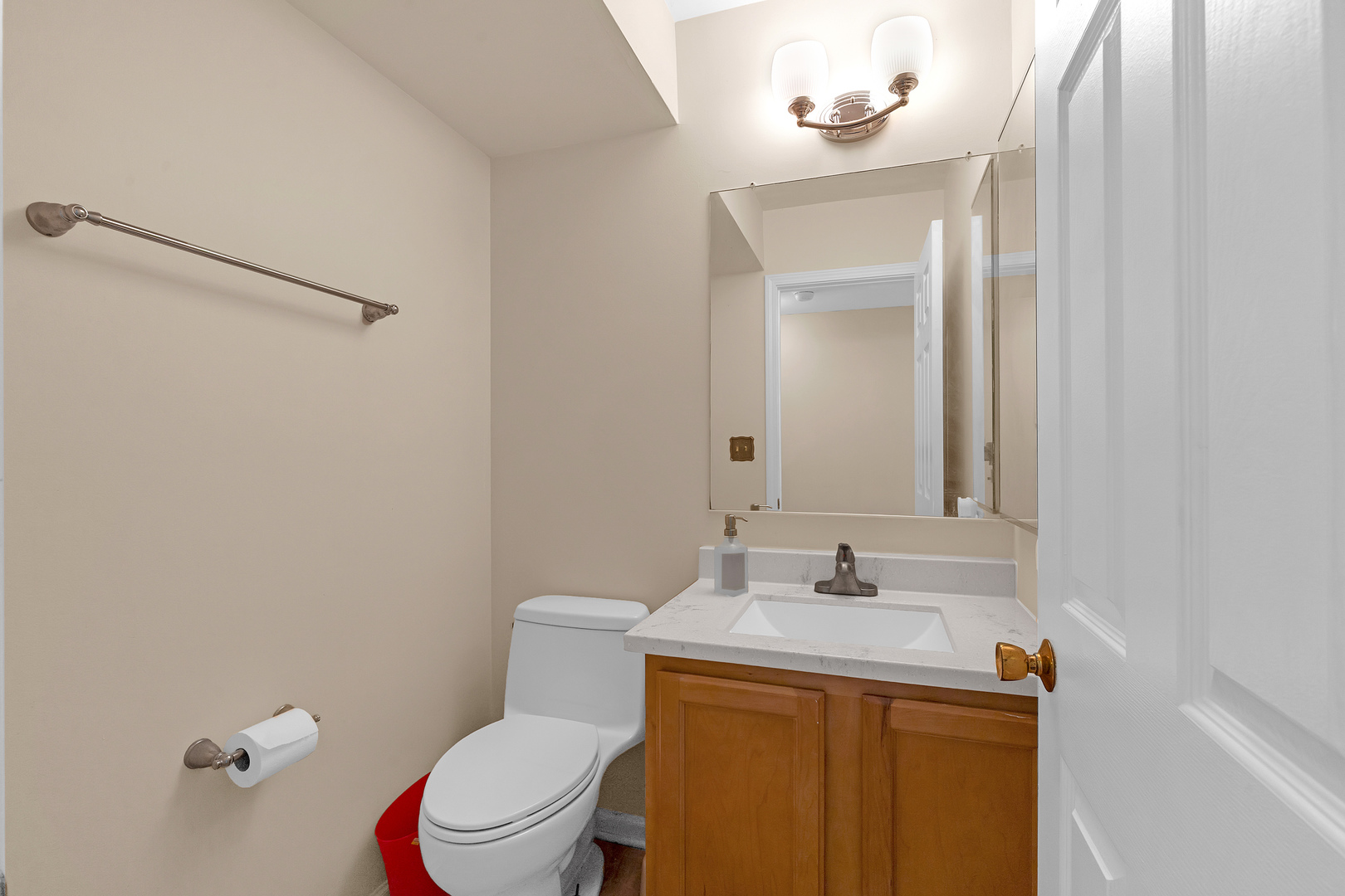 320 E Fox Hill Drive Property Photo 14