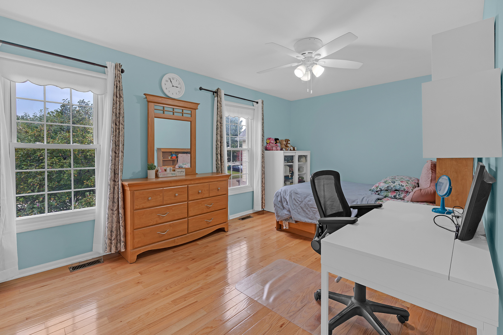 320 E Fox Hill Drive Property Photo 19