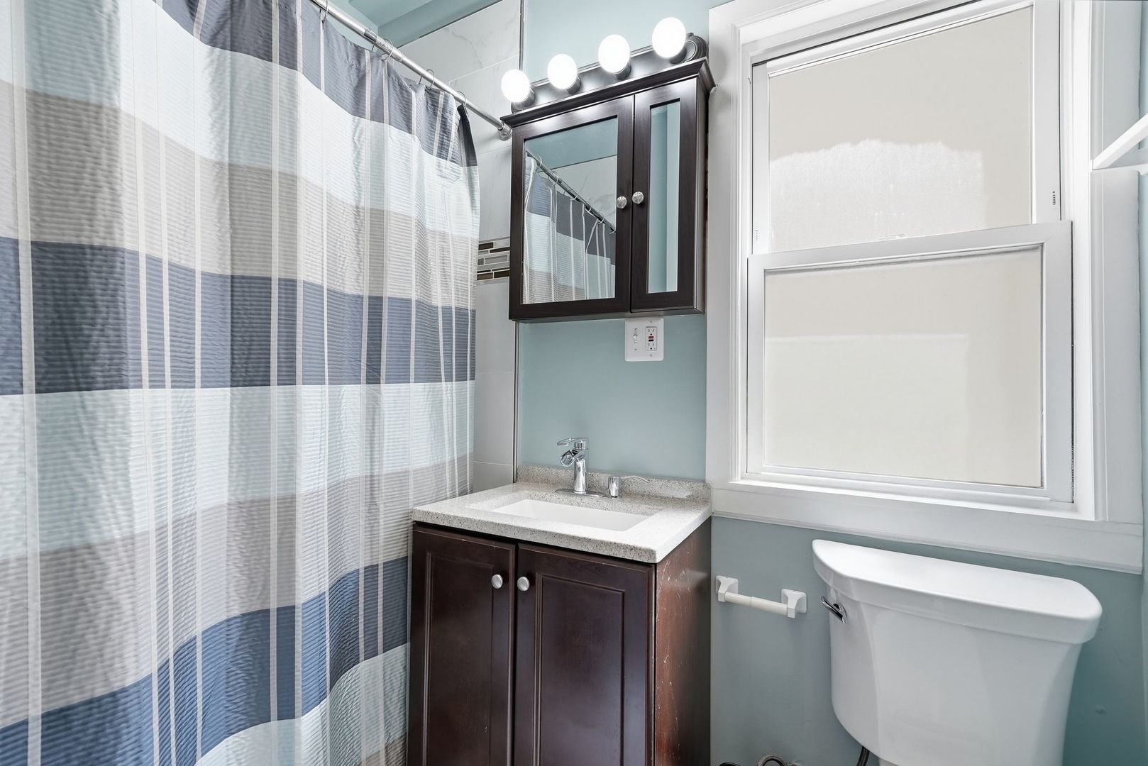 1235 N Harding Avenue Property Photo 20