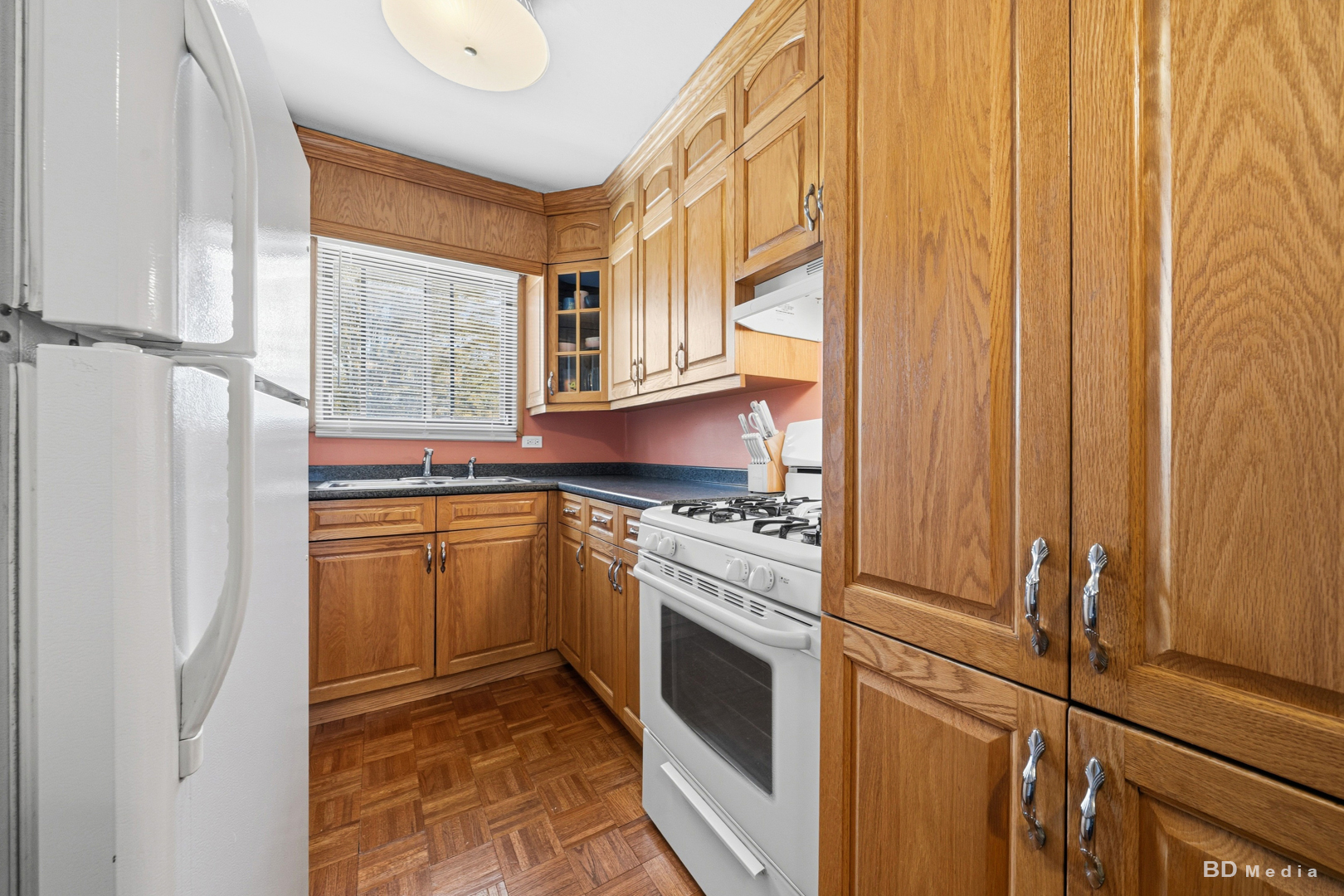 9814 Sayre Avenue 204 Property Photo 7