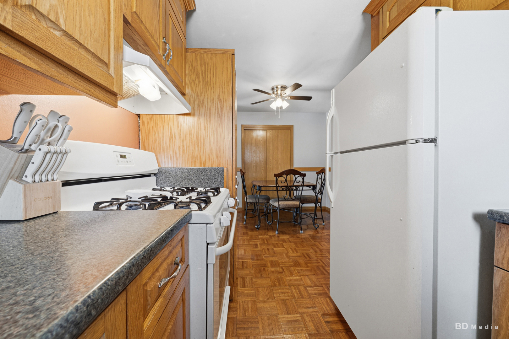 9814 Sayre Avenue 204 Property Photo 9