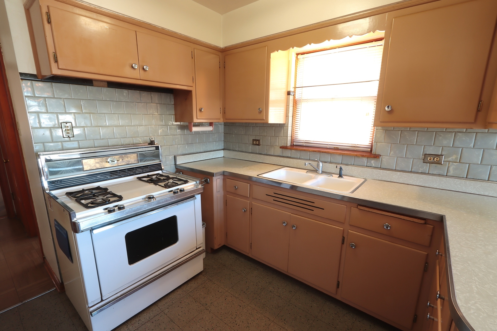 5735 S Moody Avenue Property Photo 21